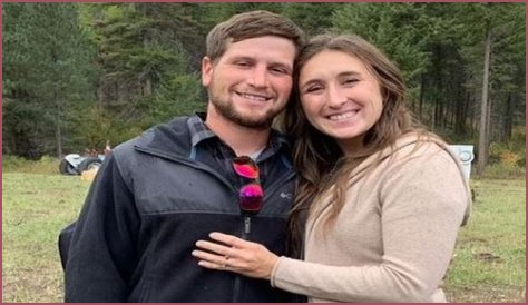 
Alex Harvill has been Married to his wife, Jessica Harvill, since 2019 